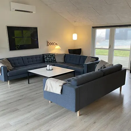 Nyaraló Yakari - 300m From The Sea By Interhome *